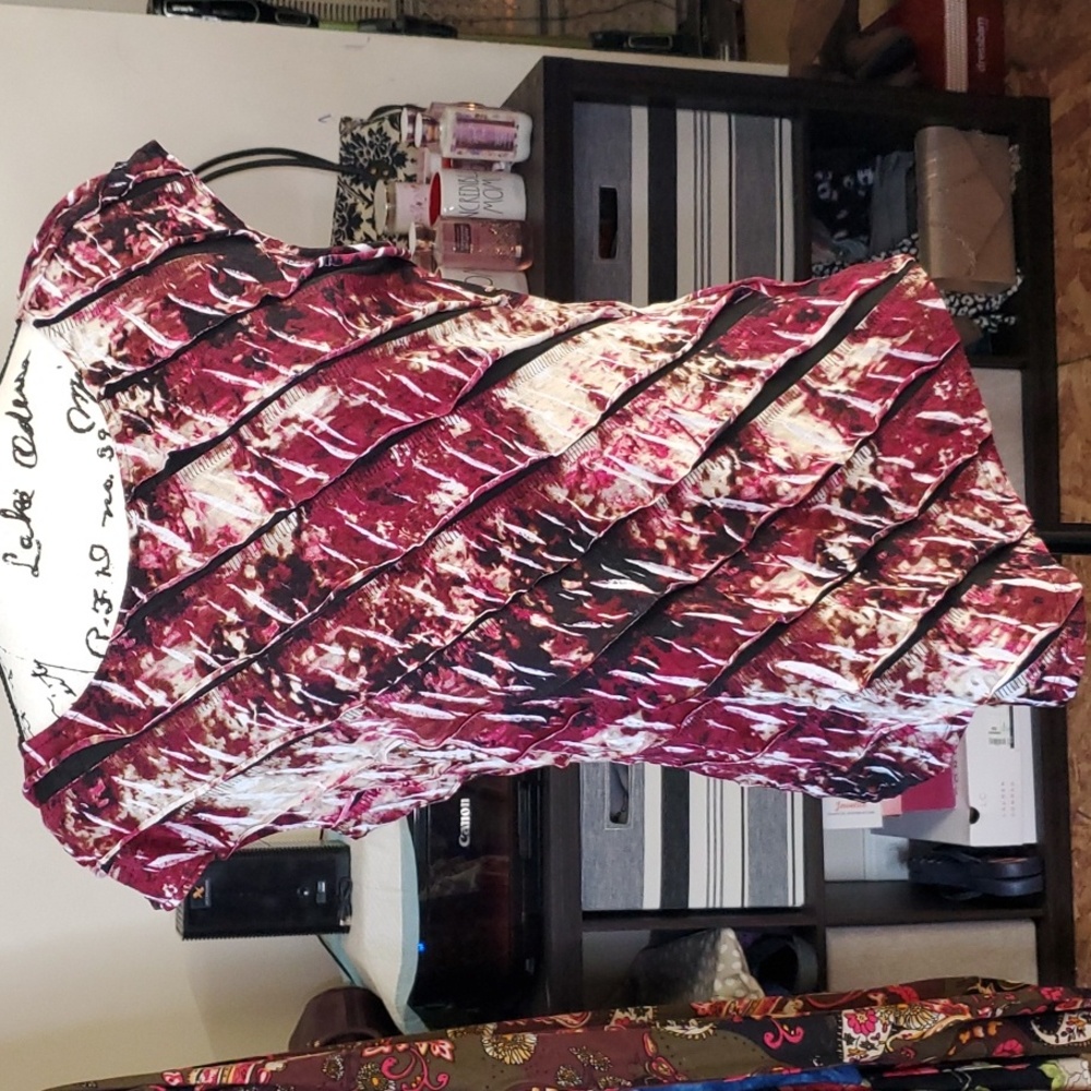 Worthington stretch split ruffle Lined top